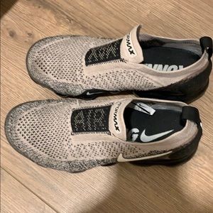 Nike Women's Air VaporMax Flyknit MOC 2 Running